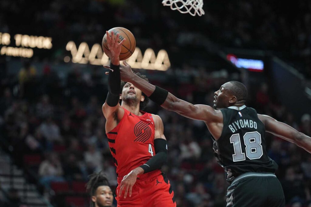 Biyombo Spurs