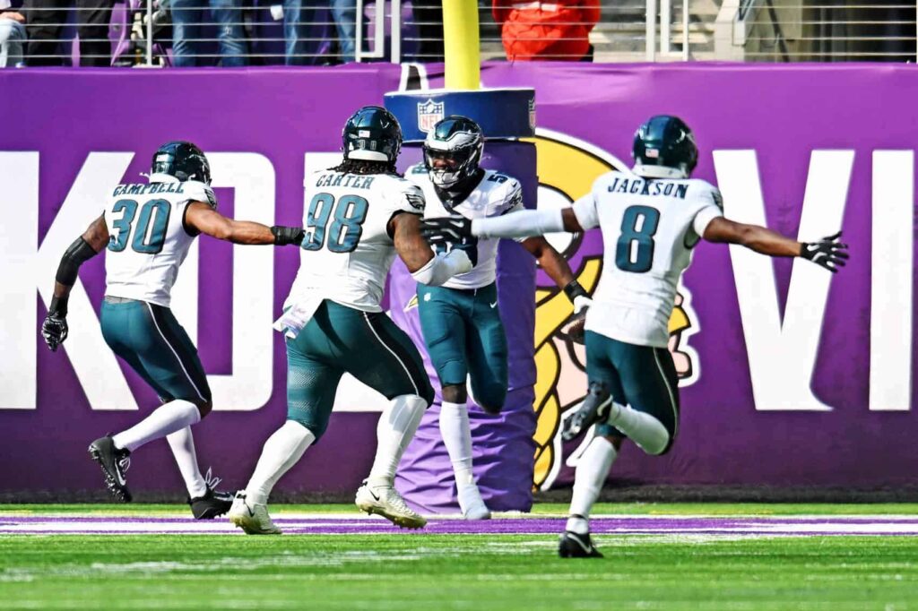 Eagles Jalyx Hunt