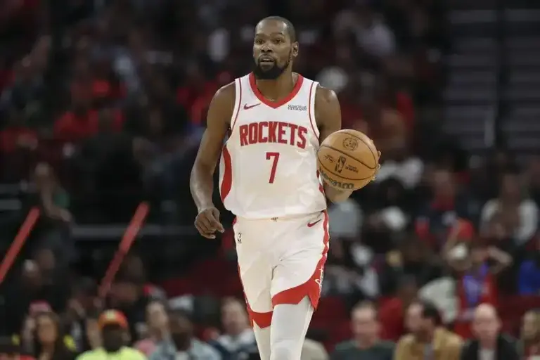 Kevin Durant makes history