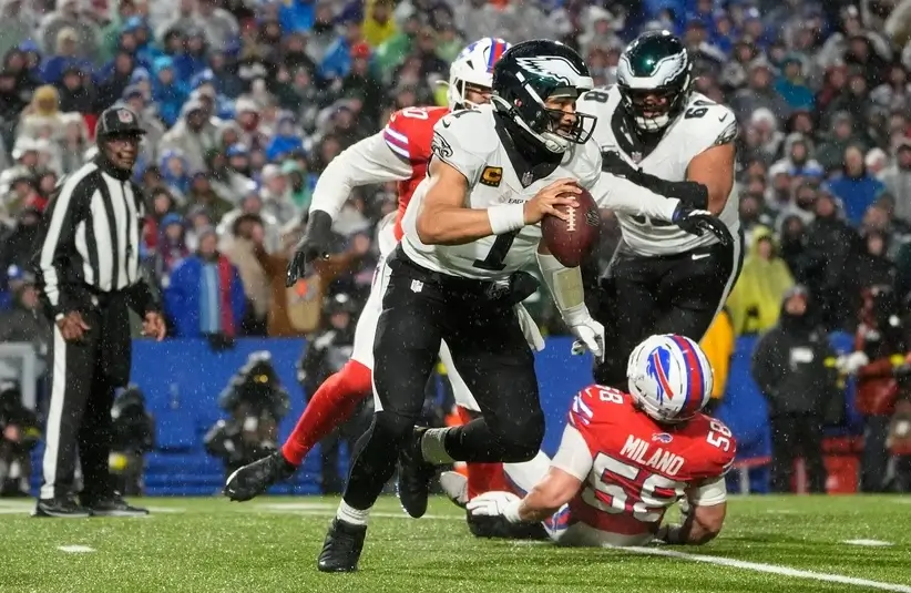 Eagles QB Jalen Hurts Scrambles vs Bills