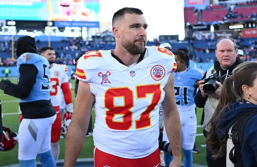 Chiefs tight end Travis Kelce (87) walks off the field.