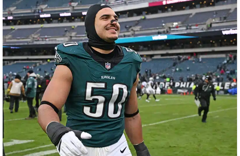 Eagles outside linebacker Jaelan Phillips vs the Raiders last season